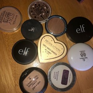 Bronzers and face powders